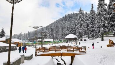 Photo of जम्मू कश्मीर: बर्फबारी के बाद देशी-विदेश पर्यटकों से गुलजार हुआ गुलमर्ग
