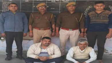 Photo of राजस्थान: दुकान में खुलेआम गांजा बेच रहे आरोपियों पर पुलिस की कार्रवाई