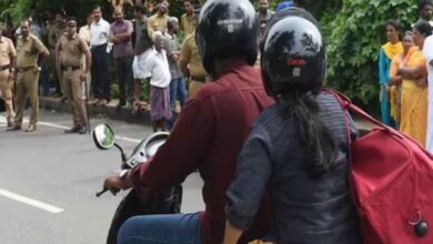 Photo of स्कूटी में कहां लटकाएं दूसरा हेलमेट? दी जाती है ये सीक्रेट जग