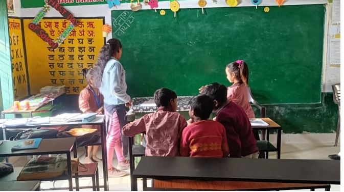 Photo of लखनऊ: प्राइमरी स्कूलों में फिलहाल नहीं होंगी शिक्षक भर्ती