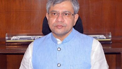 Photo of वैष्णव: भारत की वृद्धि के अनुसार बदलें अपनी कारोबारी योजनाएं