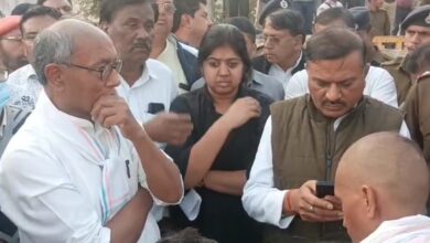 Photo of हरदा में पीड़ितों से मिलने पहुंचे पूर्व मुख्यमंत्री दिग्विजय सिंह