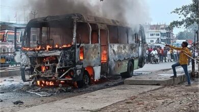 Photo of मुजफ्फरपुर: यात्रियों से भरी चलती बस में अचानक लगी आग…