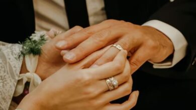 Photo of दो बहनों ने की लव मैरिज, एक ही आदमी से की है शादी, तीनों हैं बहुत खुश!