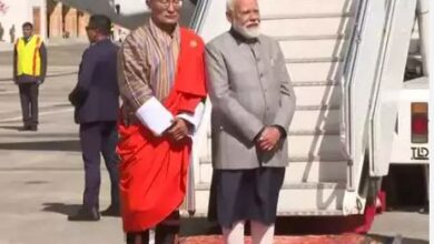 Photo of भूटान में पीएम मोदी का प्रधानमंत्री शेरिंग टोबगे ने किया जोरदार स्वागत