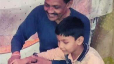 Photo of जबलपुर में रेलकर्मी की हत्या , फ्रिज में मिला 8 साल के बेटे का शव