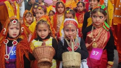 Photo of फूलों से सजी आज उत्तराखंड में हर घर की देहरी, सीएम आवास में मना लोकपर्व का उत्सव