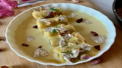 Photo of मीठे में गुजिया के अलावा मेहमानों के लिए बनाएं ‘अवधी शाही टुकड़ा’