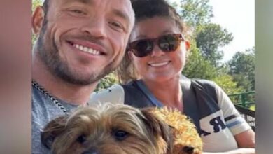 Photo of बेटे से सिर्फ 1 साल बड़ा है बॉयफ्रेंड, प्रेमी की मां समझ लेते हैं लोग!