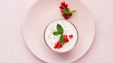 Photo of डेजर्ट में हेल्दी एंड टेस्टी ऑप्शन है स्ट्रॉबेरी कर्ड पुडिंग