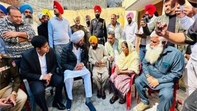 Photo of रूस में फंसे पंजाब के युवाओं के परिवारों से मिलने पहुंचे कैबिनेट मंत्री