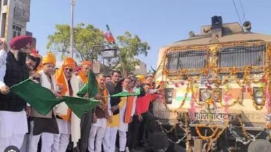 Photo of अजय भट्ट ने लालकुआं-अमृतसर रेलगाड़ी को दिखाई हरी झंडी