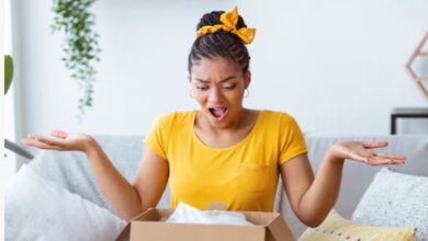 Photo of महिला ने मंगाई थी ड्रेस, कोरियर में निकला कुछ ऐसा, खोलकर देखते ही कांपी!