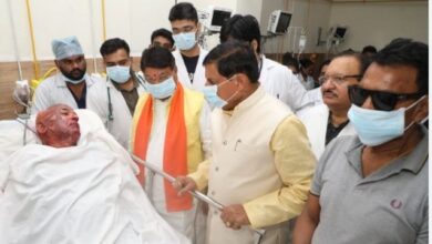 Photo of महाकाल अग्निकांड: गर्भगृह में झुलसे लोगों की हालत में सुधार, तीन को अस्पताल से मिली छुट्टी