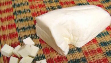 Photo of महिला ने ऑनलाइन मंगवाया 5 किलो पनीर, चाकू से काटते ही उड़ गए होश