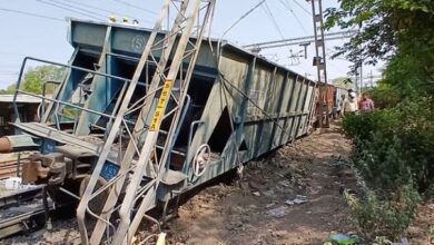 Photo of खंडवा में रेल हादसा, मालगाड़ी के पांच डब्बे बेपटरी हुए