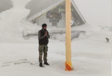 Photo of 12 से 15 फीट बर्फ से ढका गुरुद्वारा श्री हेमकुंट साहिब… 25 मई को खुलेंगे कपाट