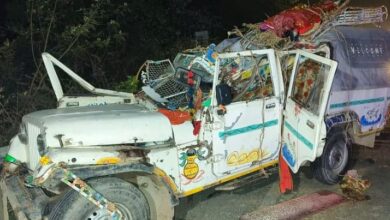 Photo of बिहार: शव यात्रा की गाड़ी में ट्रक ने मारी टक्कर, पत्नी का शव लेकर जा रहे पति समेत तीन की मौत