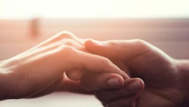 Photo of 12 साल की लड़की ने बुजुर्ग धर्मगुरु से रचाई शादी, 6 साल से कर रही थी ‘तपस्‍या’