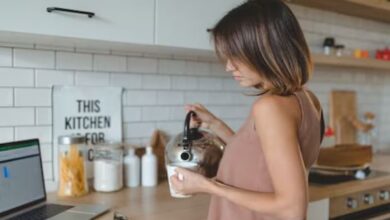 Photo of पति के पैसों पर थी नजर, बीवी ने कॉफी में मिलाया जहर, था मारने का प्लान…