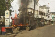 Photo of गोंडा: धमाके के साथ आग का गोला बना ट्रांसफार्मर, बड़ा हादसा टला