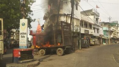 Photo of गोंडा: धमाके के साथ आग का गोला बना ट्रांसफार्मर, बड़ा हादसा टला