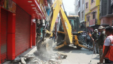 Photo of मुरादाबाद: जामा मस्जिद से मुस्लिम डिग्री कॉलेज तक गरजी जेसीबी