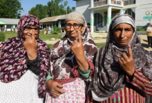 Photo of जम्मू-कश्मीर: बारामुला में रिकॉर्ड मतदान, 40 साल बाद जम्हूरियत का ऐसा जश्न