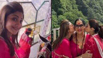 Photo of खच्चर पर बैठकर मां के साथ Shilpa Shetty गईं वैष्णो देवी के दरबार