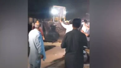 Photo of इमरान खान के पार्टी मुख्‍यालय पर चला बुलडोजर, पुलिसबल तैनात