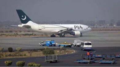 Photo of Pakistan के विमान में ‘बदबू’ से मचा हड़कंप, दुबई से इस्लामाबाद जा रही थी फ्लाइट