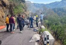 Photo of उत्तराखंड में दर्दनाक सड़क हादसा: अनियंत्रित होकर पहाड़ से नीचे गिरी कार…