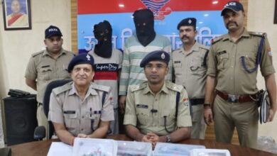 Photo of ट्रकों से डीजल चोरी करने वाले गिरोह का भंडाफोड़, 2 लोग गिरफ्तार