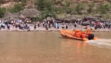 Photo of उधमपुर में तवी नदी में डूबने से दो की मौत, तलाश में जुटीं SDRF, NDRF और पुलिस की टीम