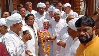 Photo of माधवी राजे सिंधिया की अस्थि कलश यात्रा पहुंची उज्जैन, शहरवासियों ने बरसाए फूल