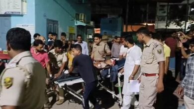 Photo of 11 सवारियों को भरकर जा रहे टेम्पो को रौंदता हुआ ट्रक ले भागा, सीतामढ़ी में मौके पर तीन की मौत