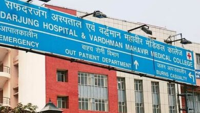 Photo of दिल्ली: जिंदगी खोकर भी पांच लोगों को जीवन दे गईं सुनीता देवी, गिरने के बाद हुईं थीं घायल