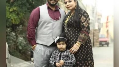 Photo of खत्म हुआ परिवार: दंपती ने अपनी दो बेटियों के साथ की आत्महत्या