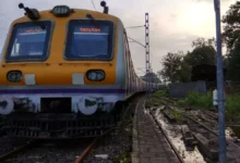 Photo of मुंबई: CSMT रेलवे स्टेशन पर यात्रियों को हुई परेशानी, हार्बर लाइन पर पटरी से उतर गई थी ट्रेन