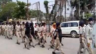 Photo of चुनाव बाद हिंसा के अगले दिन पुलिस ने सारण में किया फ्लैग मार्च