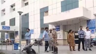 Photo of बड़ीखबर! दिल्ली एयरपोर्ट समेत शहर के 10 से अधिक अस्पतालों को बम से उड़ाने की मिली धमकी