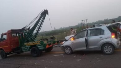 Photo of उन्नाव सड़क हादसा: एक्सप्रेसवे पर बस में भिड़ी कार, दो की मौत और तीन महिलाएं गंभीर घायल
