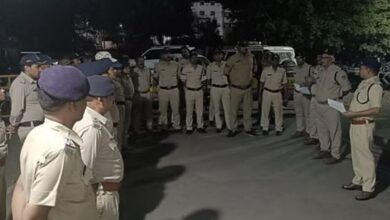 Photo of शाजापुर: रात को 500 पुलिसकर्मी उतरे सड़क पर, 119 वारंटियों को किया गिरफ्तार