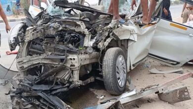 Photo of कानपुर: खड़े डीसीएम में घुसी कार, हादसे में मां-बेटा व मौसी की मौत