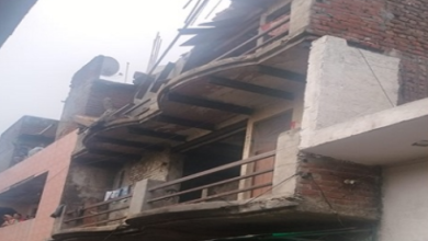Photo of फरीदाबाद में बारिश में 2 मंजिला मकान का गिरा छज्जा