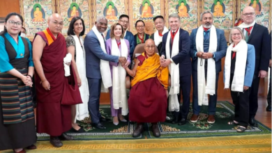 Photo of भारत में दलाई लामा से मिले अमेरिकी सांसद तो भड़का चीन