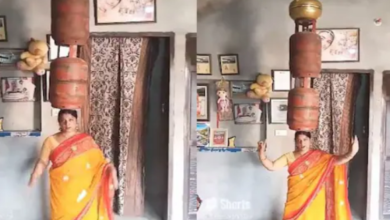 Photo of सिर पर 2 सिलेंडर रख डांस करने लगी महिला, देखकर उड़े लोगों के होश