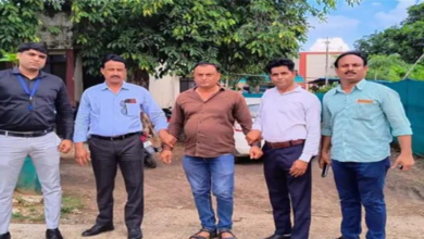 Photo of लोकायुक्त की कार्रवाई, पटवारी को 15 हजार रुपए की रिश्वत लेते हुए रंगे हाथों पकड़ा