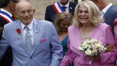 Photo of ‘इश्क की उम्र नहीं होती, न ही दौर होता है…’, 100 साल के पूर्व सैनिक ने रचाई शादी