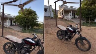 Photo of कभी देखा है गर्मी से बचने का ऐसा जुगाड़? बाइक पर लगा लिया घर का पंखा! 